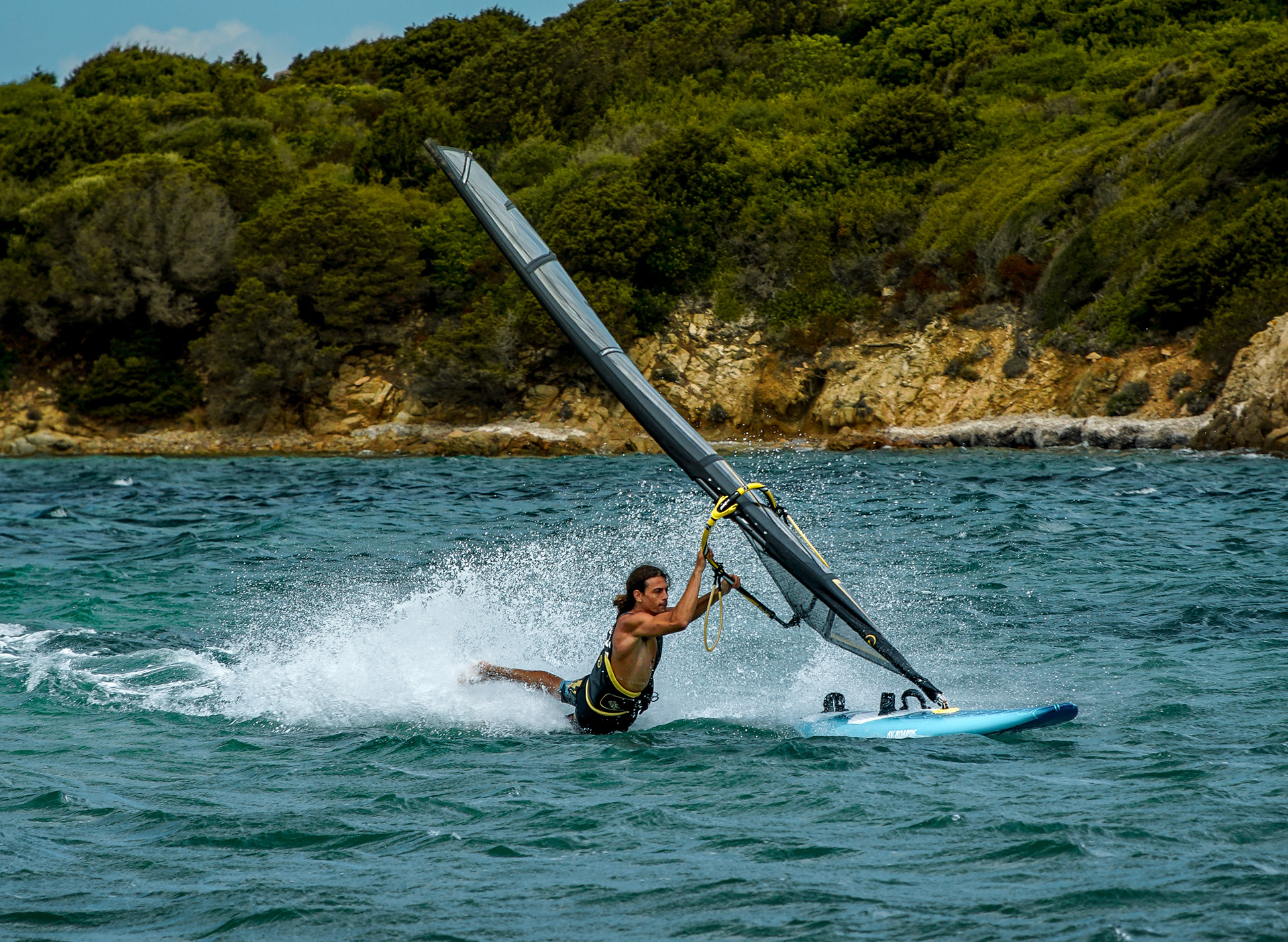 black testa testing spy point7 plachta vlnova obrazek windsurifng karlin